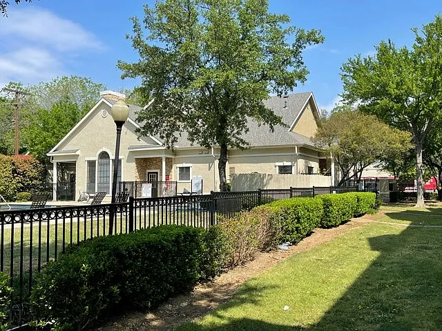Arlington Park Villas — Photo 9