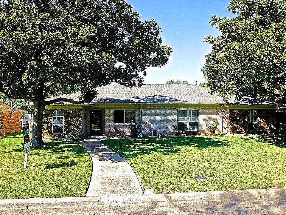 1st image of 3931 Clubway Ln