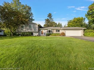 7252 Stonebrook Rd N, West Bloomfield, MI 48322