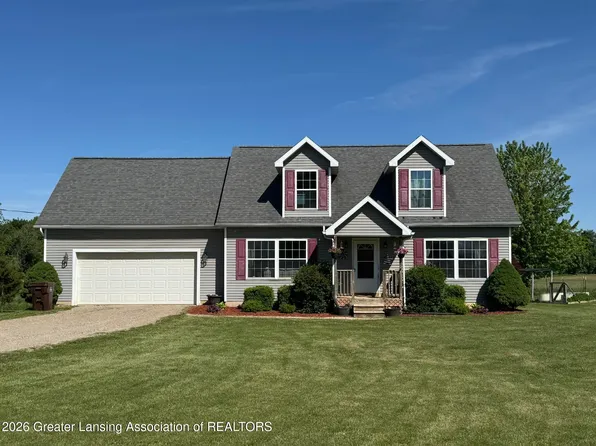5867 E Hillcrest Dr, Eaton Rapids, MI 48827