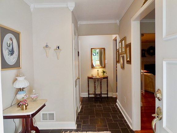 2nd image of 1503 White Oak Ct