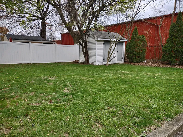 430 Knowlton St #2 — Photo 11