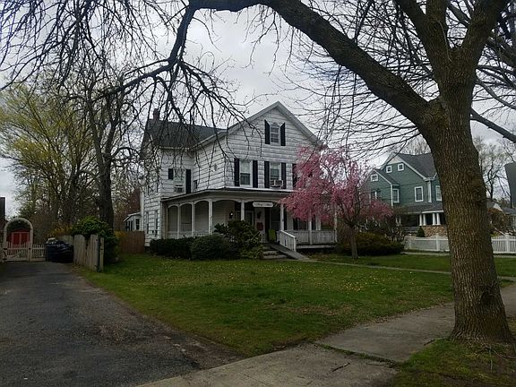 2nd image of 36 Shore Ln