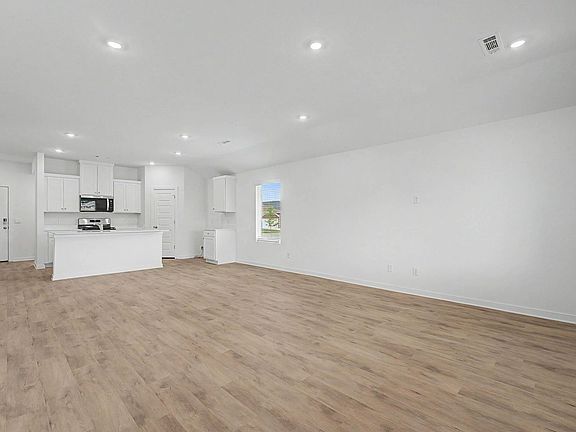 3rd image of 529 Nevada St