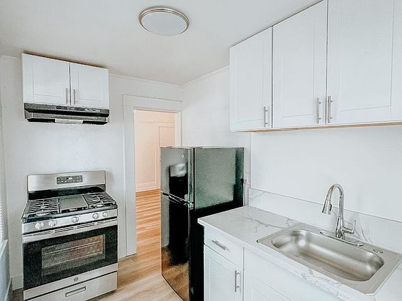 2nd image of 1408 G St #705-2A