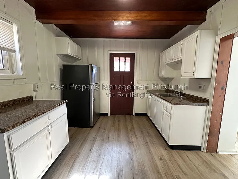208 Rolfe St — Photo 7