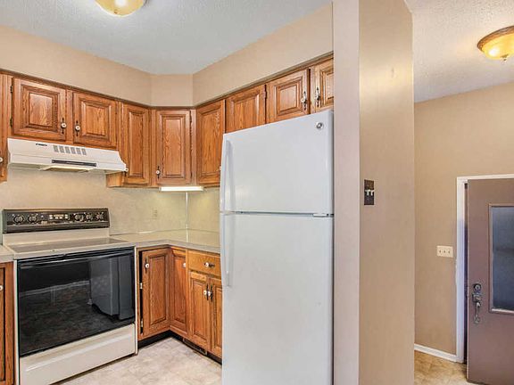 4th image of 3470 Golfside Dr #159