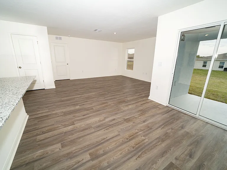1860 Grand Rdg — Photo 9
