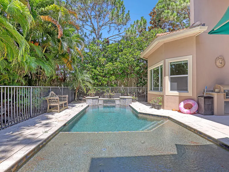6464 Bellamalfi St — Photo 70