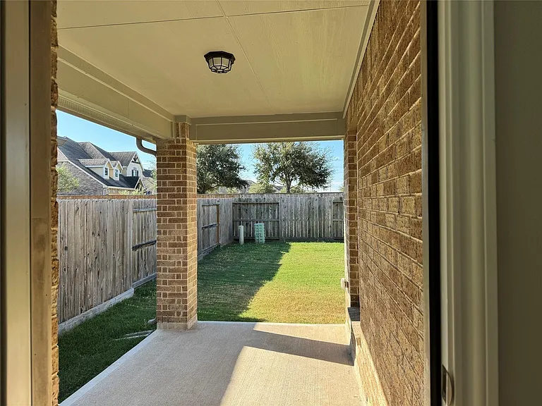 24515 Bludana Ln — Photo 11