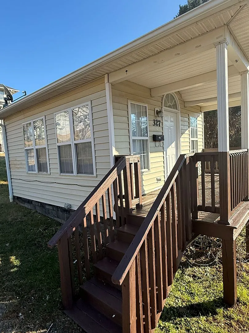 Bungalow Tiny Home - 1/2 Off First Month's Rent — Photo 2
