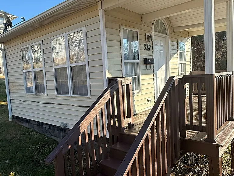 327 Taylor St — Photo 2