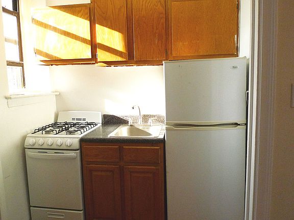 4th image of 25-90 35th St #3S
