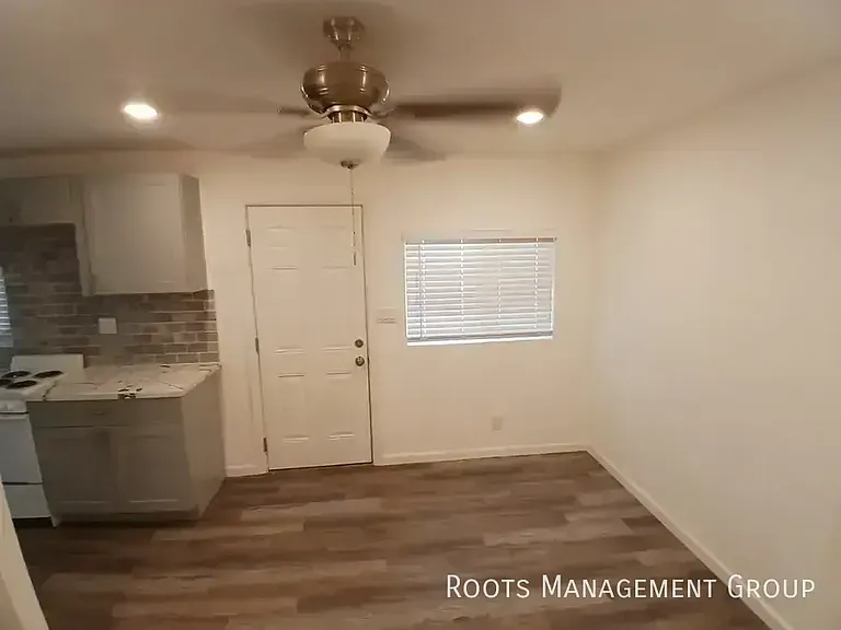 10540 E Apache Trl #411 — Photo 6