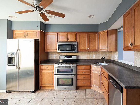 3rd image of 58 Faraday Dr