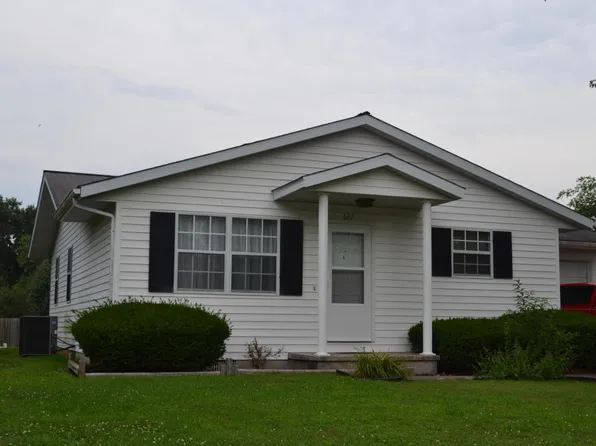 527 Sunset Dr, Centralia, IL 62801