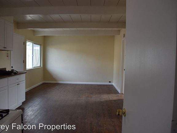 5th image of 209 E Connecticut Ave