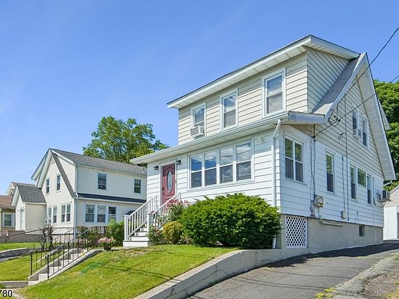 3rd image of 264 Getty Ave