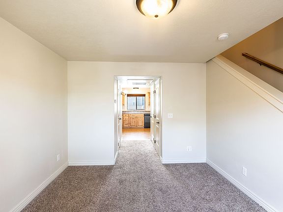 3rd image of 2495 Eagle Dr