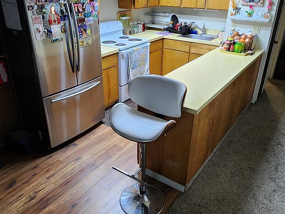 3rd image of 217 Eastside Dr