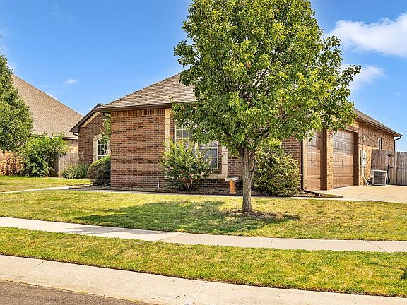 4th image of 4712 SW 126th Pl