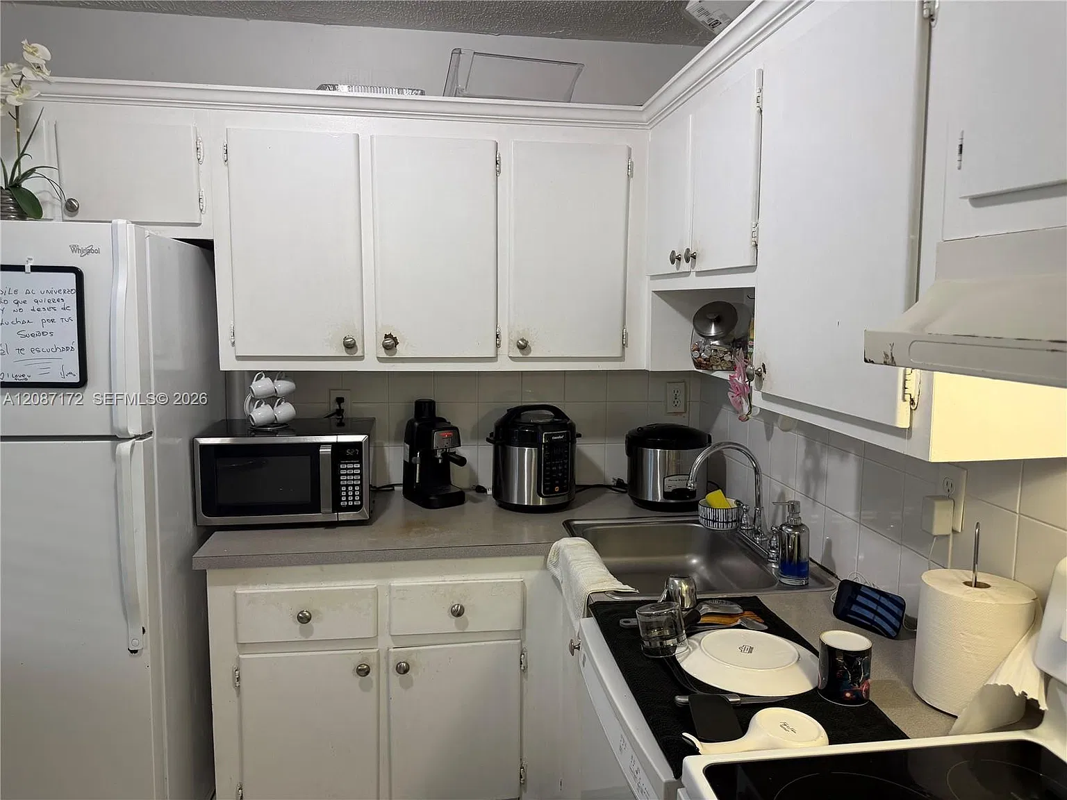 Bleau Grotto Condo — Photo 3