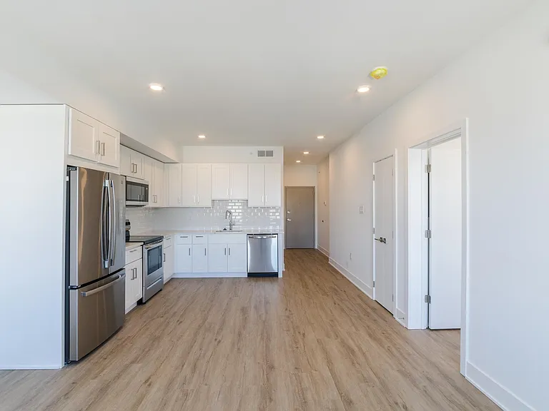 1201 W Girard Ave — Photo 43