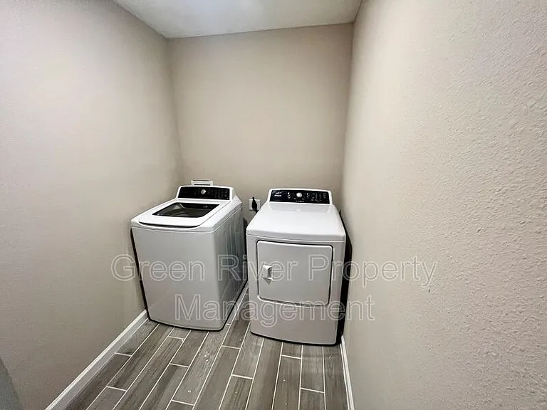 375 Boracay Cir — Photo 25