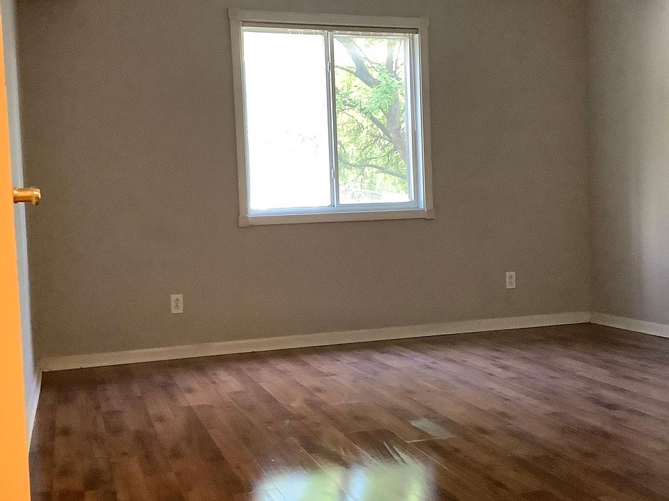 1st image of 1975 Tall Oaks Dr #1D