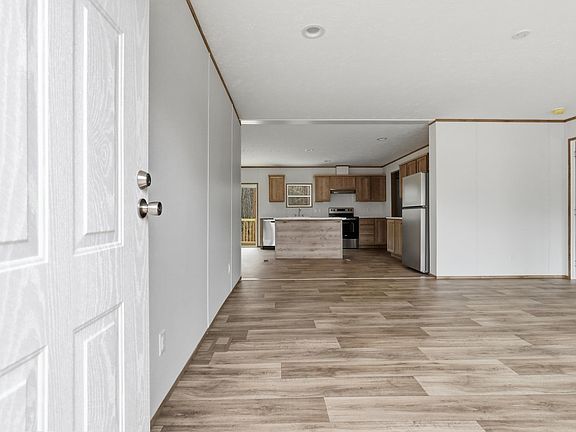 5th image of 523 Raines Rd