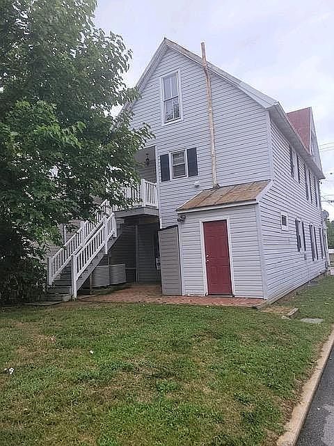 Back with storage area (red door)