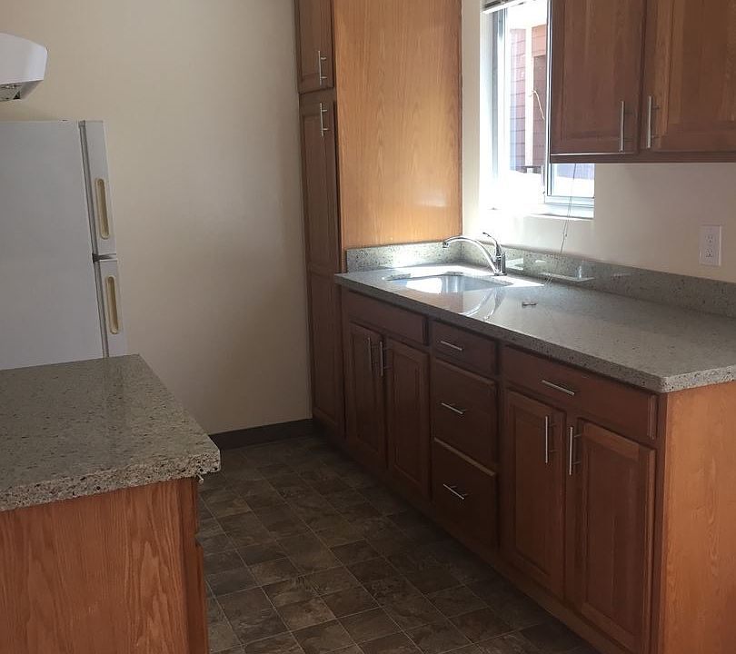 2nd image of 520 Grand Ave APT 04
