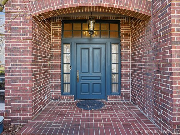 4th image of 8626 S Florence Ave