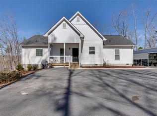 199 Corn Mill Rd, Pickens, SC 29671