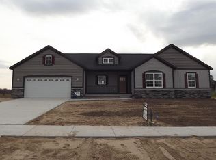 4050 Boulder View Dr NE, Belmont, MI 49306
