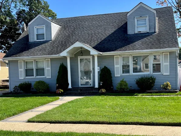 138 Mason Street, Hempstead, NY 11550