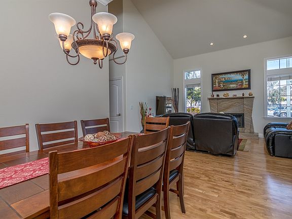 3rd image of 3701 Woodard Ct