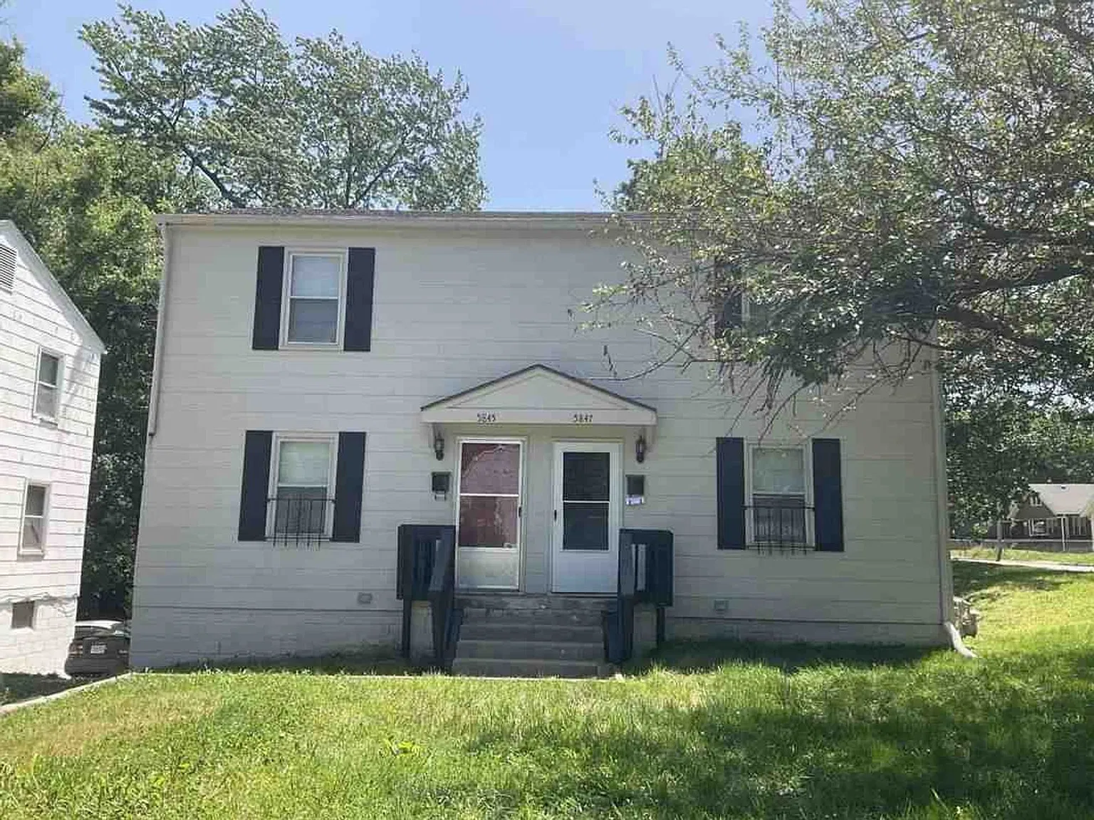 5845-5847 Bellefontaine Ave — Photo 1