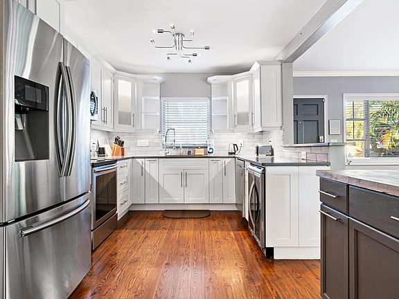 4th image of 520 51st Street