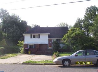 1318 Saint Mark Dr, Glendora, NJ 08029