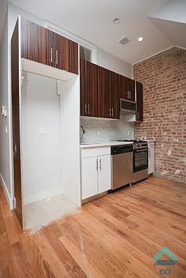 Rented by EXR | media 23