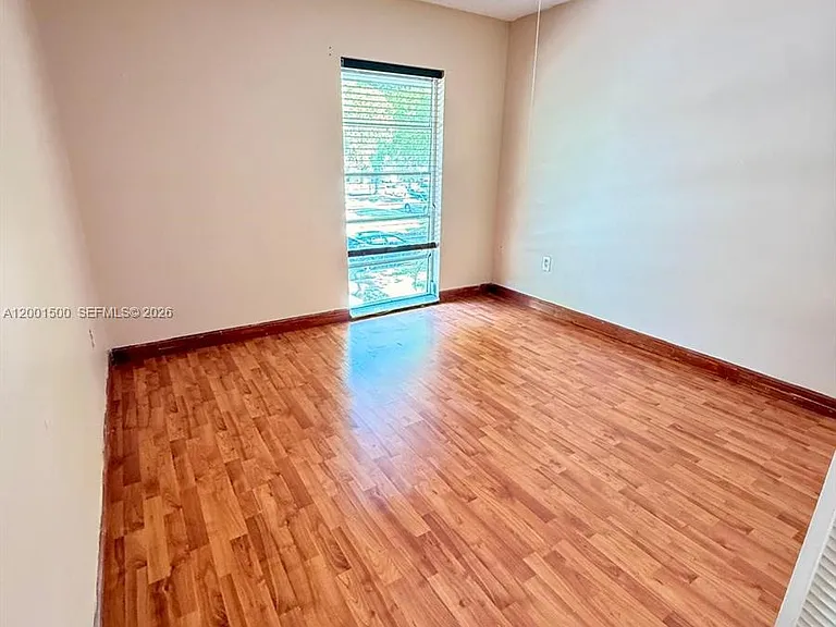 2750 N 34th Ave #9D — Photo 12