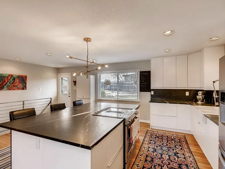 10450 W 8th Pl — Photo 4