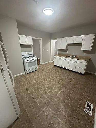 433 Greenwich Ave #1 Photo 1