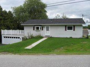 28 Westwood Pkwy, Barre, VT 05641