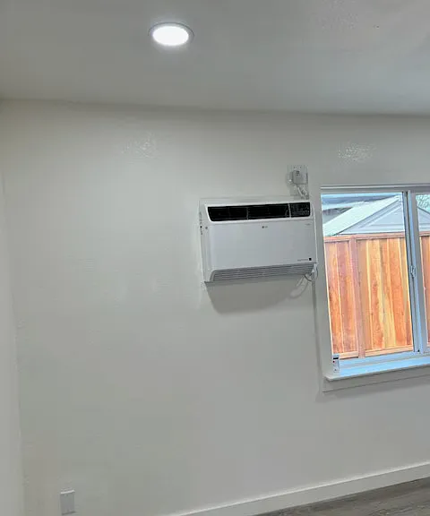 1022-1 N Taft Ave — Photo 4