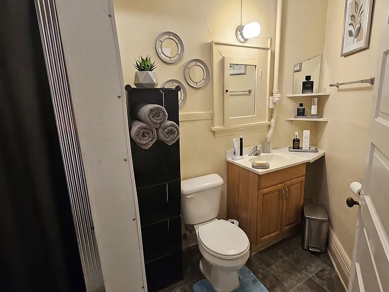 433 State St #4 — Photo 4