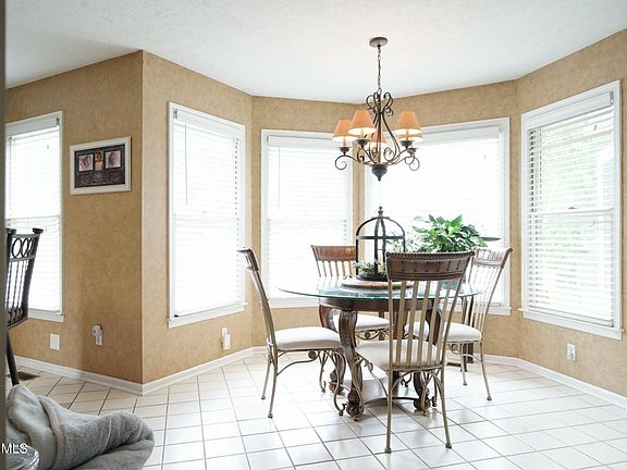 5th image of 1204 Hearthstone Ln