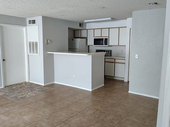 3rd image of 2209 Antigua Pl APT 823