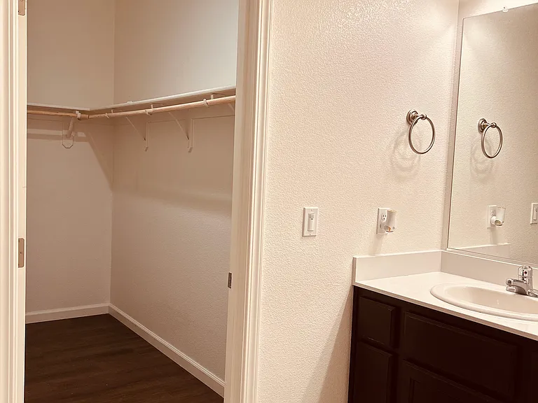 723 Suzanne Dr — Photo 28